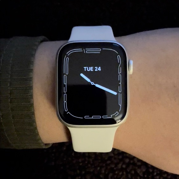 Apple Watch 7 - Picture 3 of 3